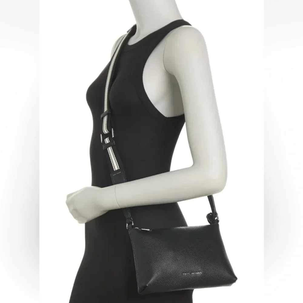 Marc Jacobs Cosmo Leather Crossbody Bag Black Pebble Chic Thick Strap NWOT - Picture 2 of 9